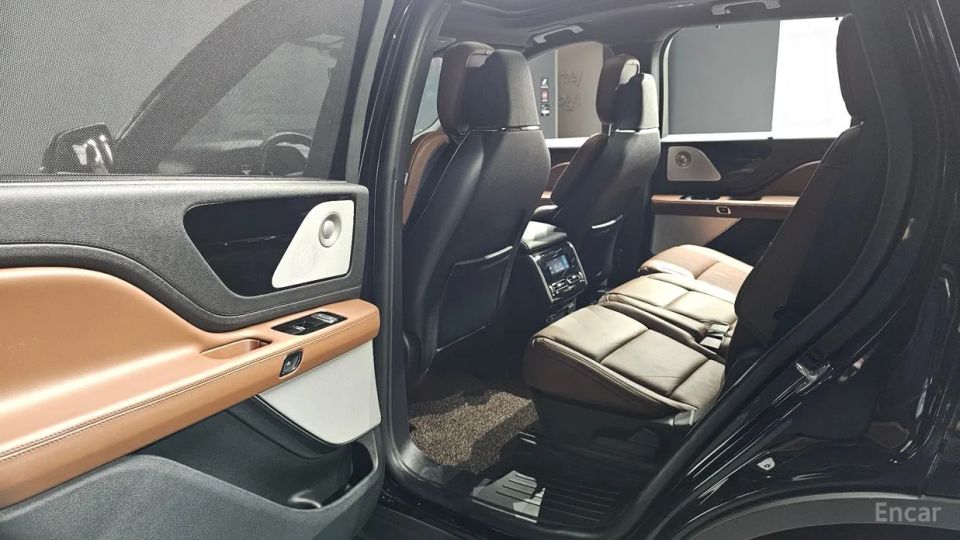 Lincoln Aviator