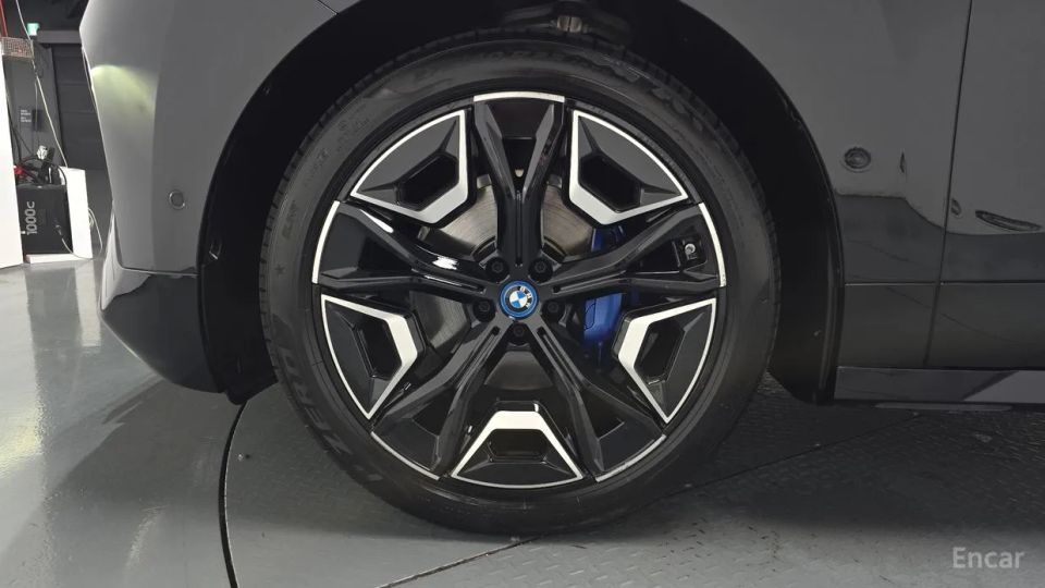 BMW ix