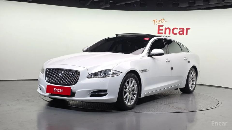 Jaguar XJ