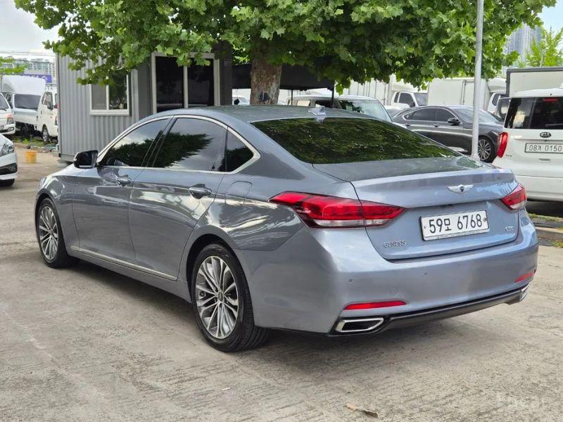 Hyundai Genesis