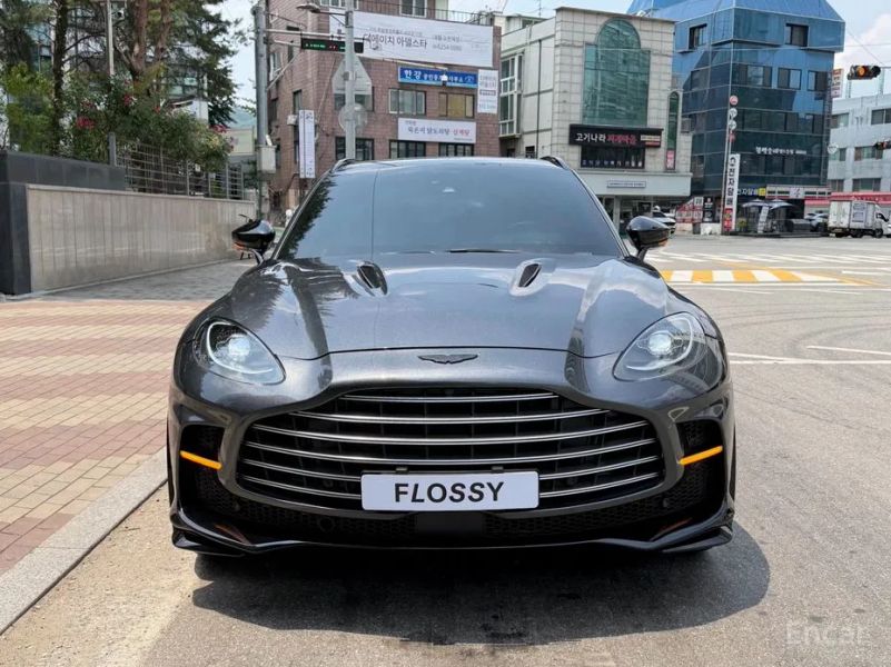 Astonmartin DBX