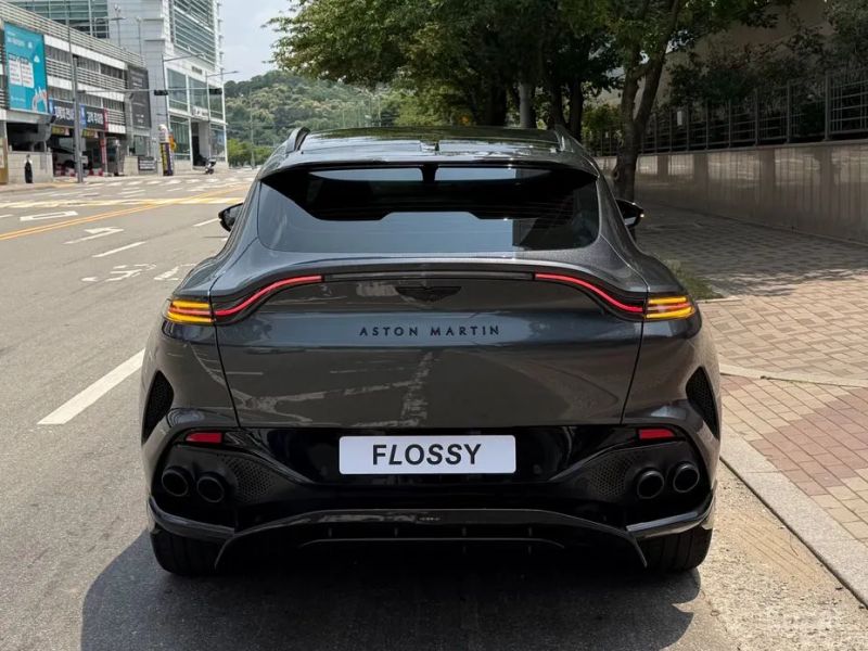 Astonmartin DBX