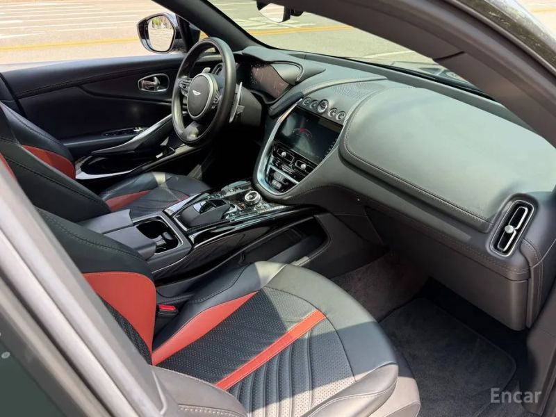 Astonmartin DBX