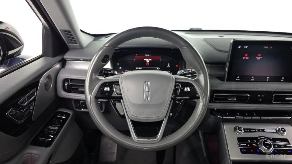 Lincoln Aviator
