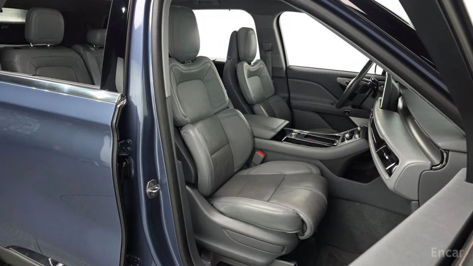 Lincoln Aviator