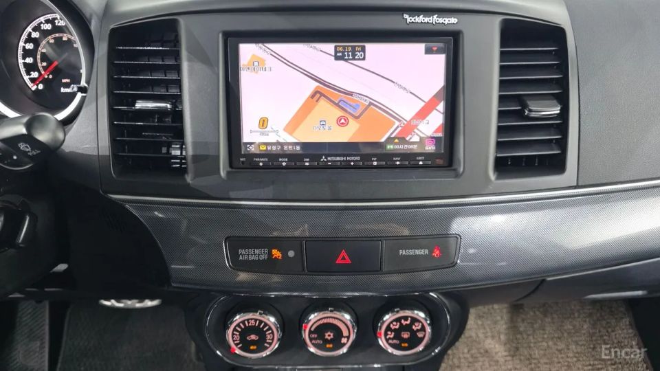 Mitsubishi Lancer