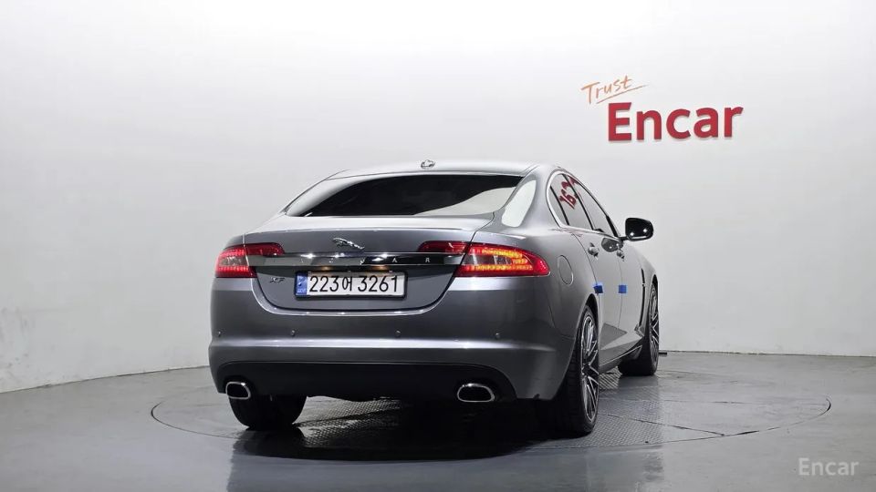 Jaguar xf