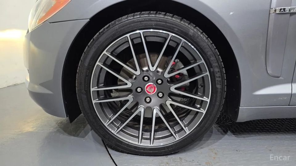 Jaguar xf