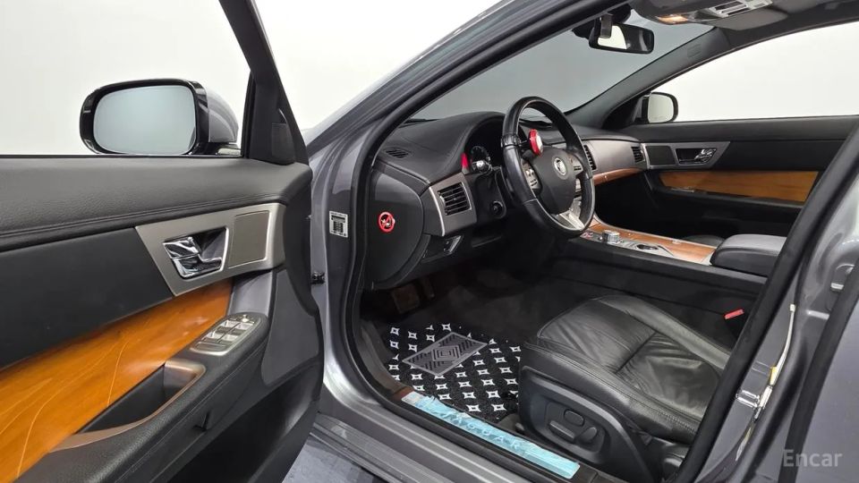 Jaguar xf