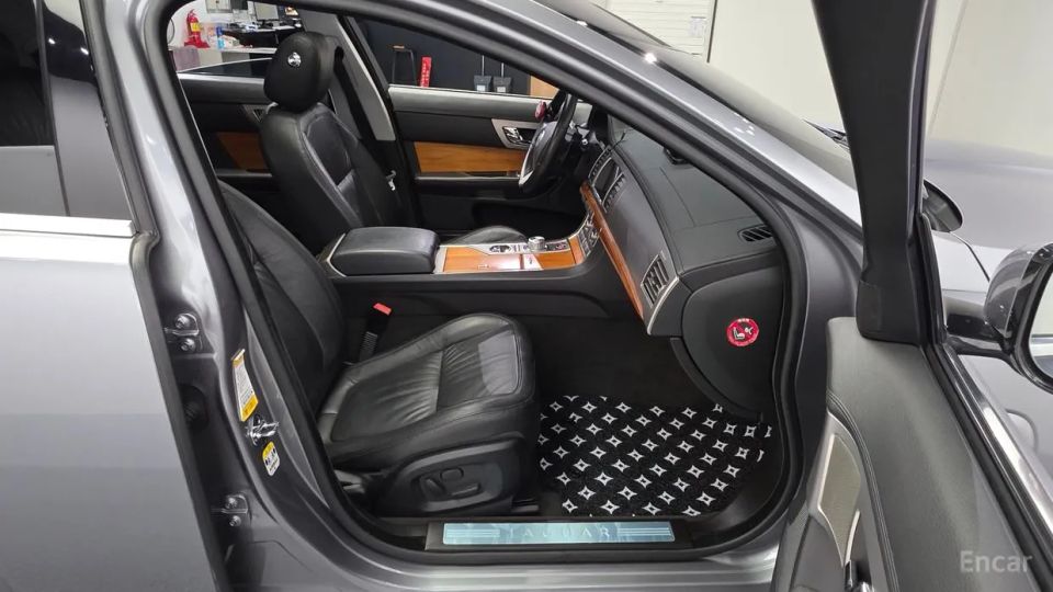 Jaguar xf