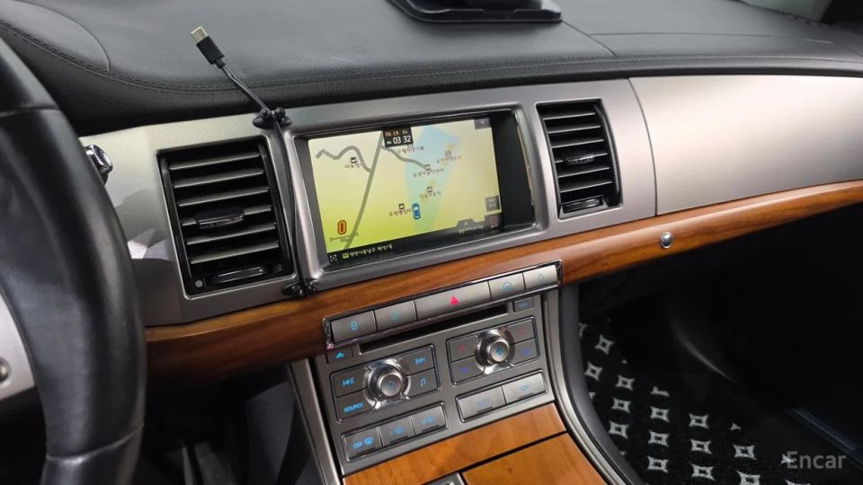 Jaguar xf