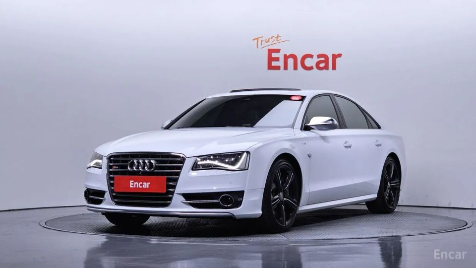 Audi S8