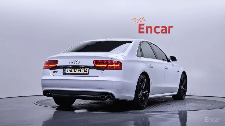 Audi S8