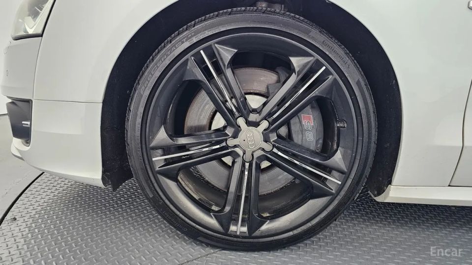 Audi S8