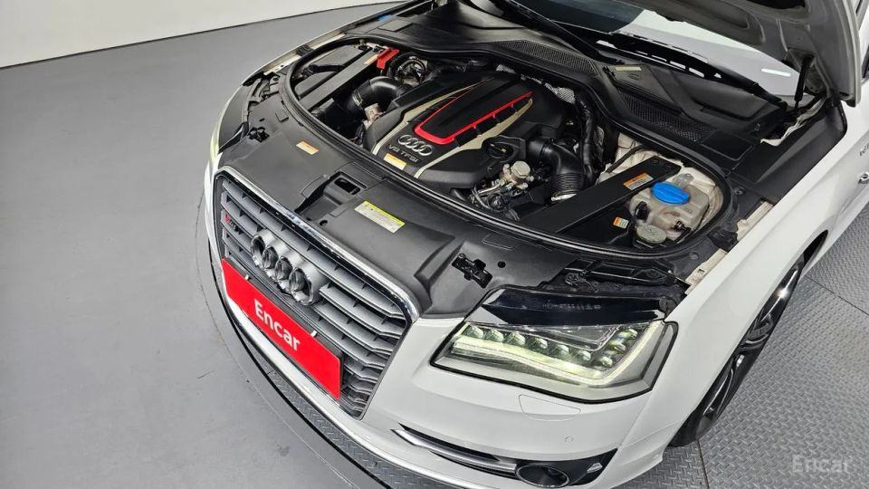Audi S8