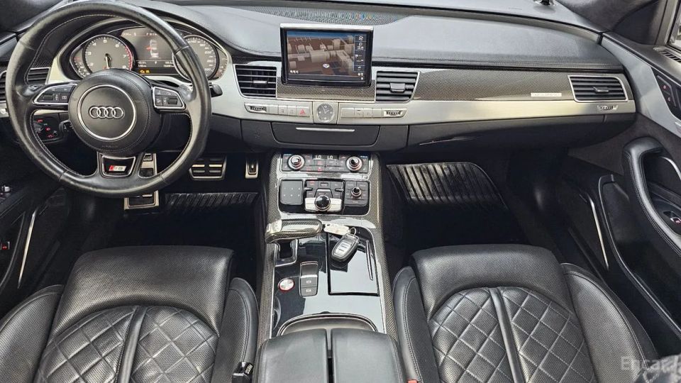 Audi S8