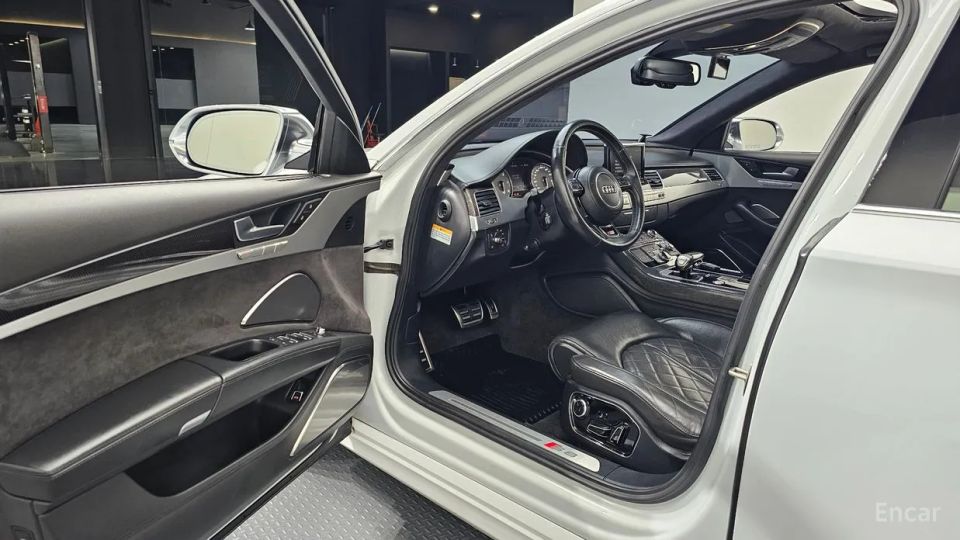 Audi S8