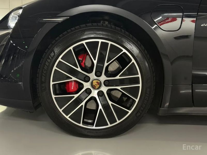 Porsche Taycan