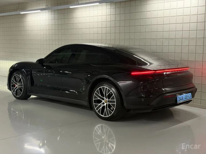 Porsche Taycan