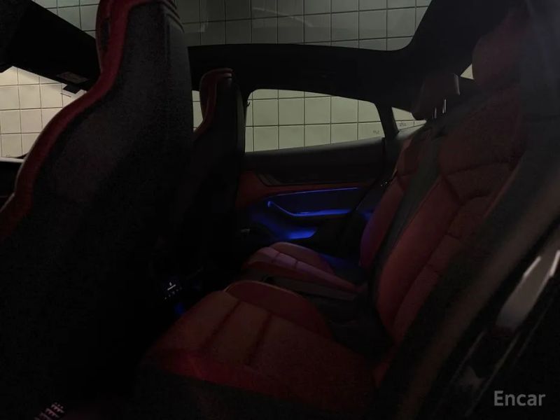Porsche Taycan
