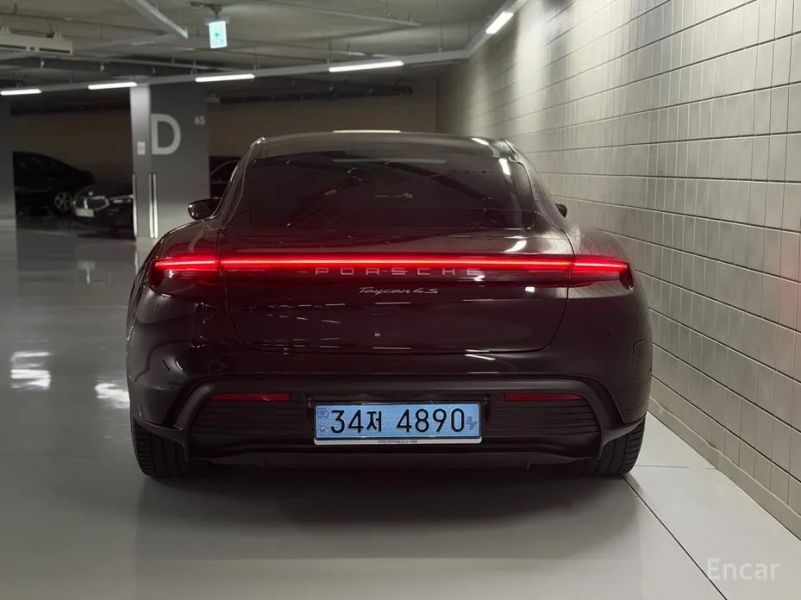 Porsche Taycan
