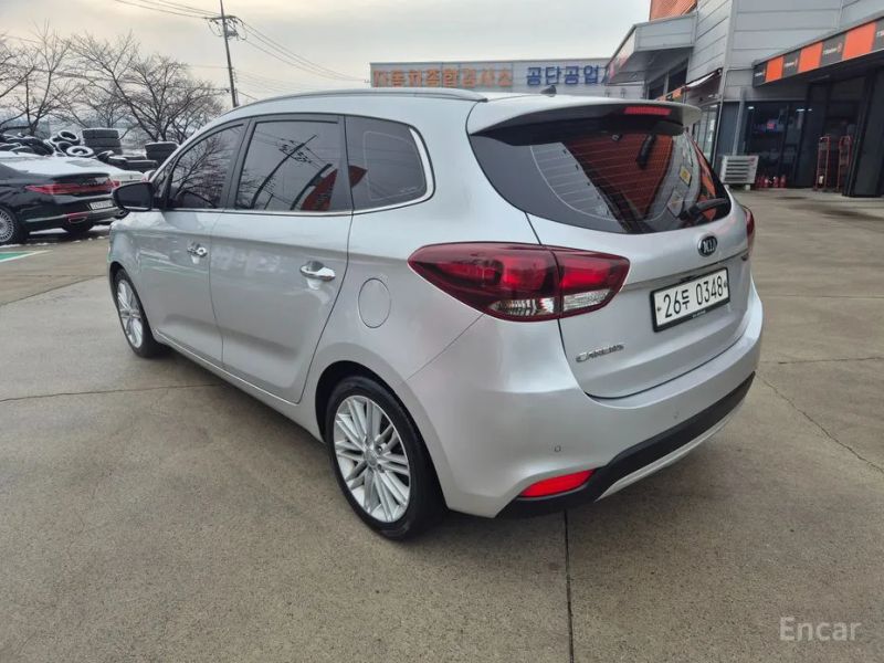 Kia Carens
