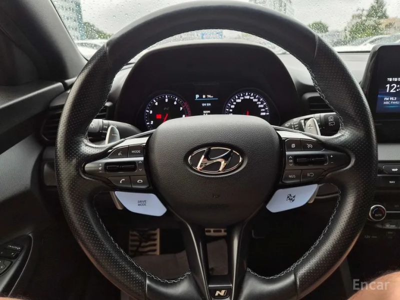 Hyundai Veloster