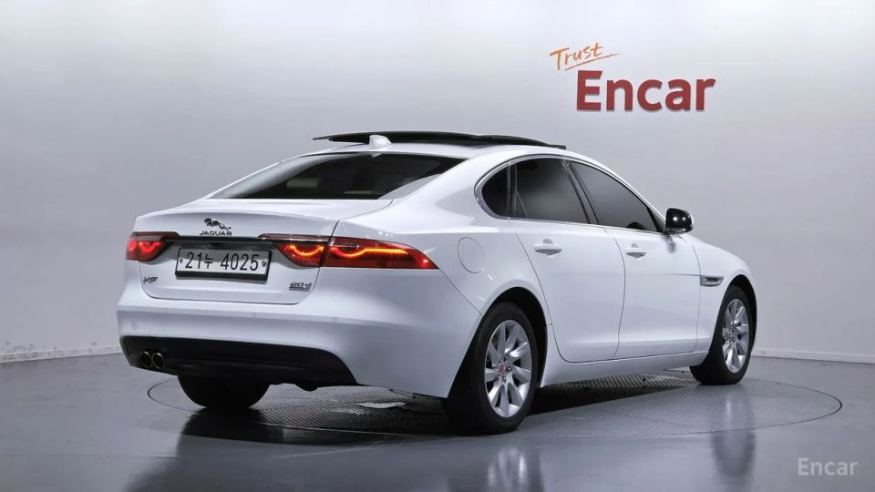 Jaguar xf