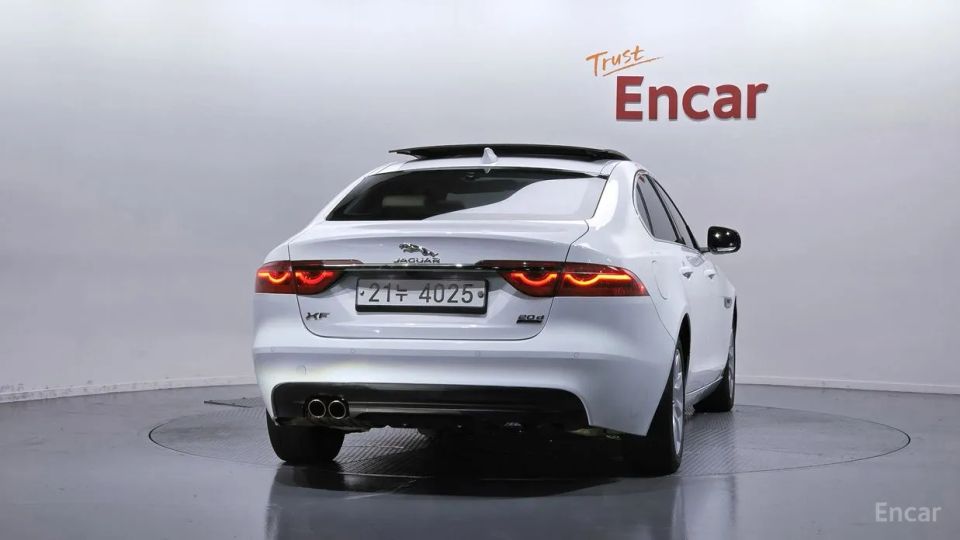 Jaguar xf