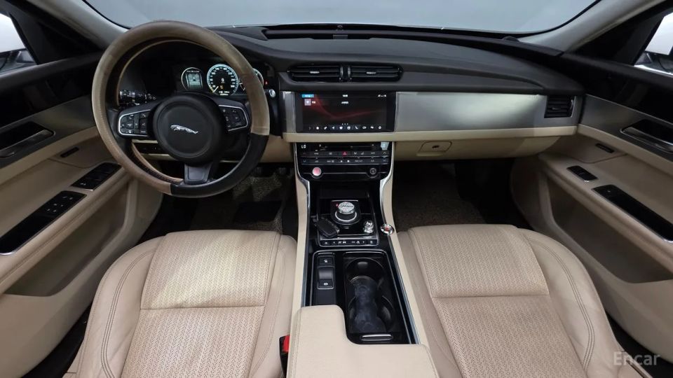 Jaguar xf