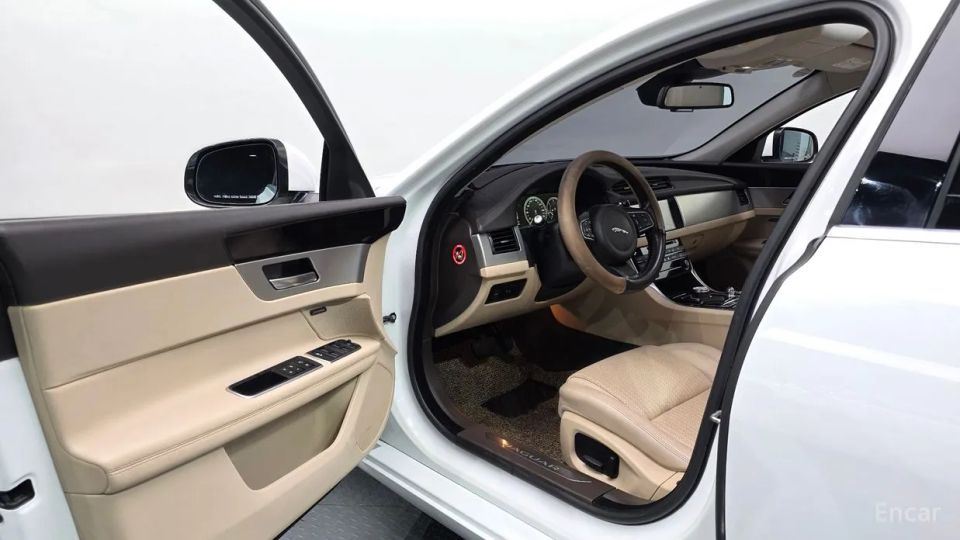Jaguar xf