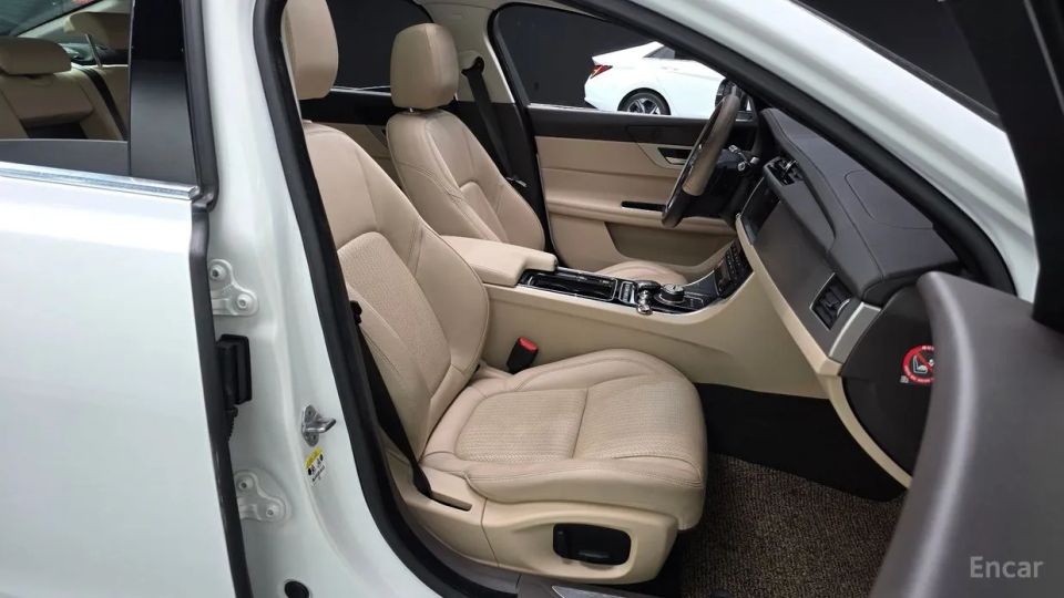 Jaguar xf