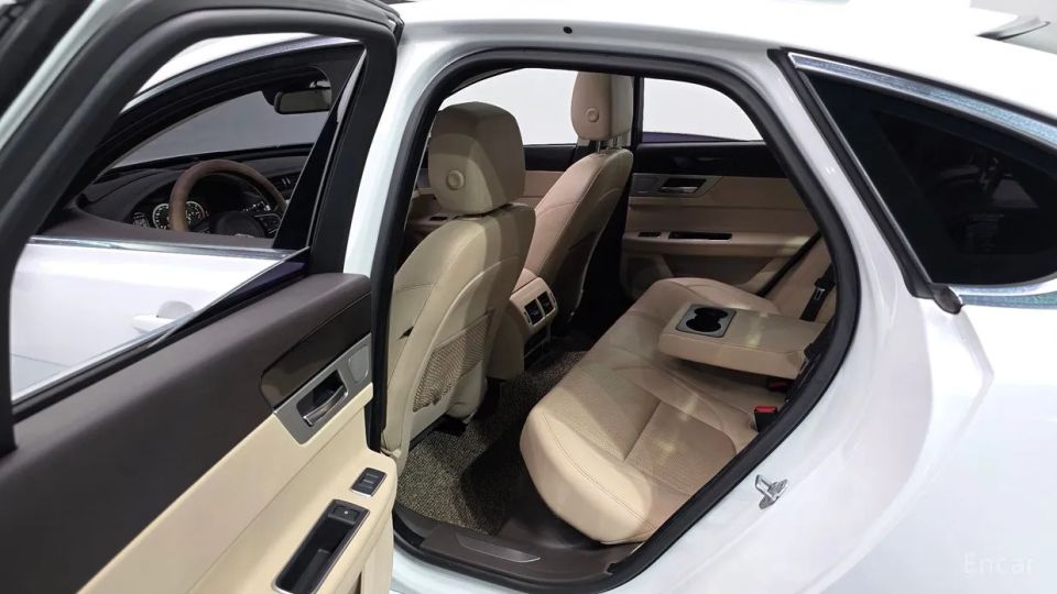 Jaguar xf
