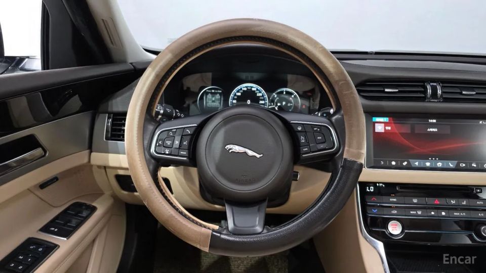 Jaguar xf