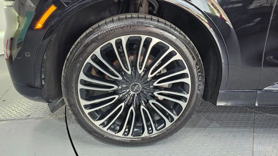 Lincoln Aviator