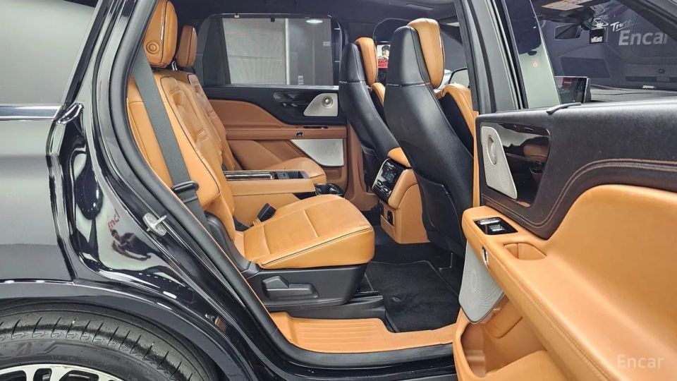 Lincoln Aviator