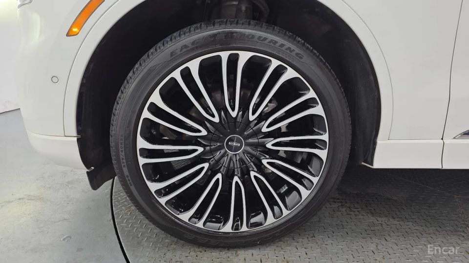 Lincoln Aviator
