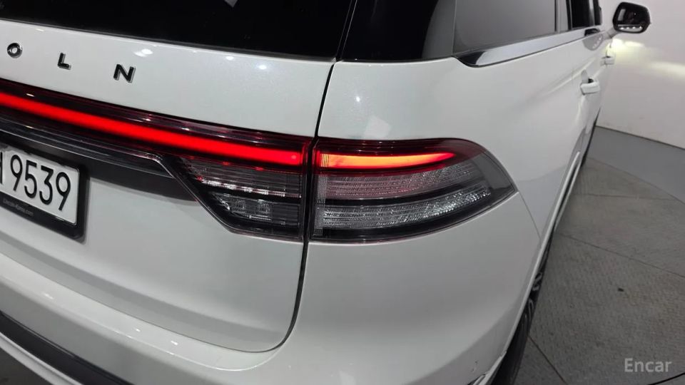 Lincoln Aviator