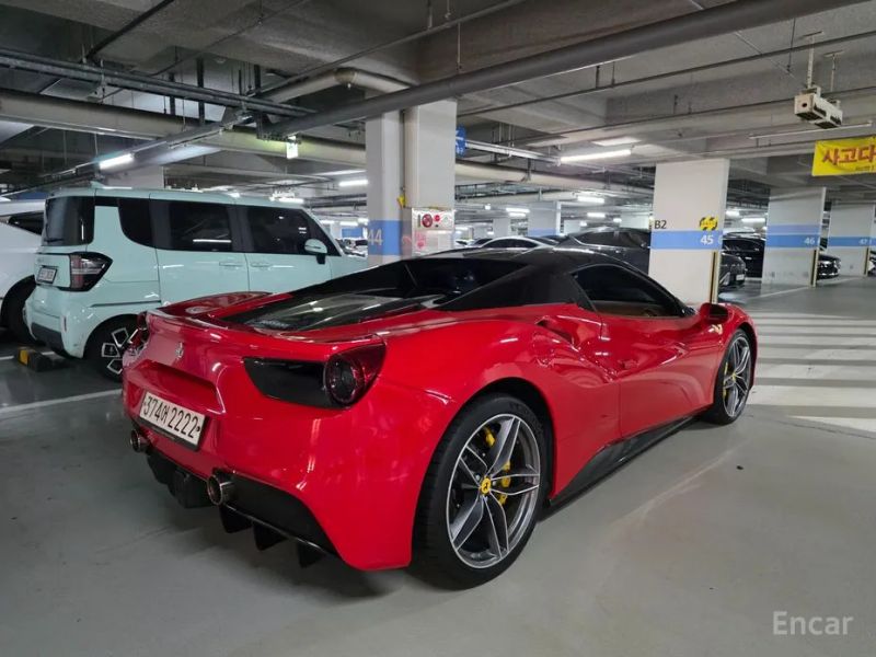 Ferrari 488