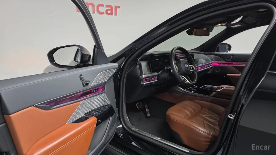 BMW i7