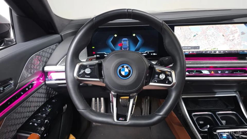 BMW i7