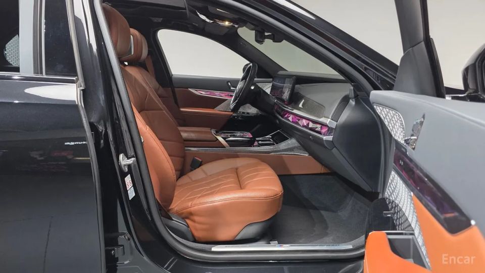 BMW i7