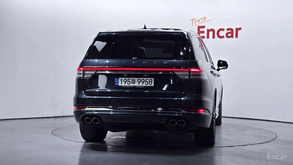 Lincoln Aviator
