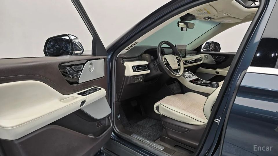 Lincoln Aviator