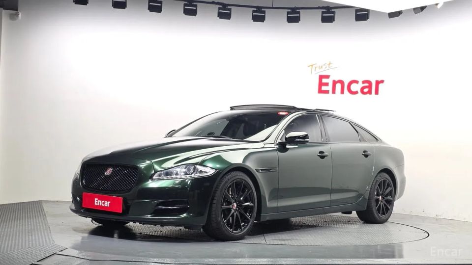Jaguar XJ