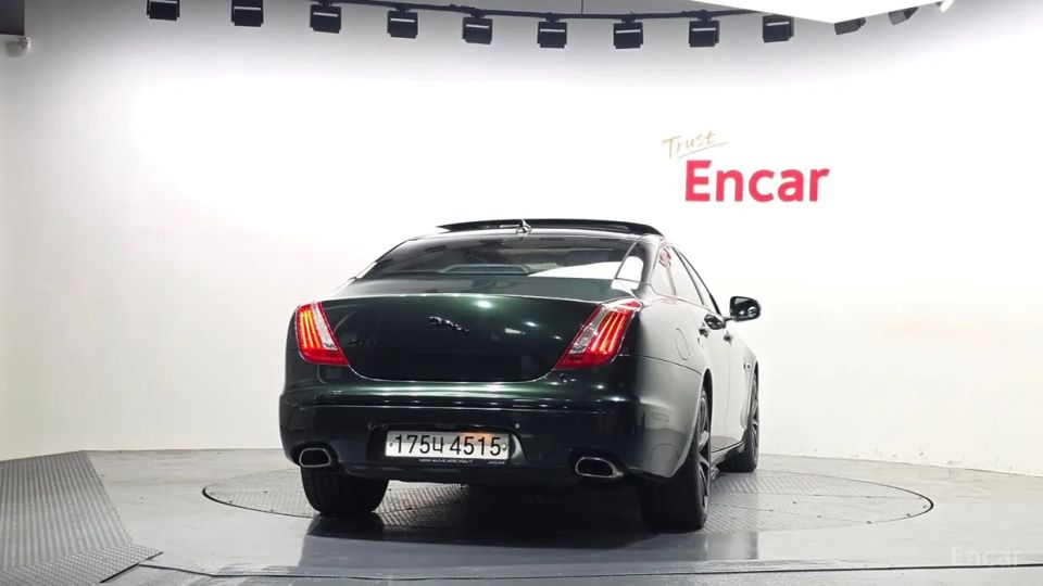 Jaguar XJ