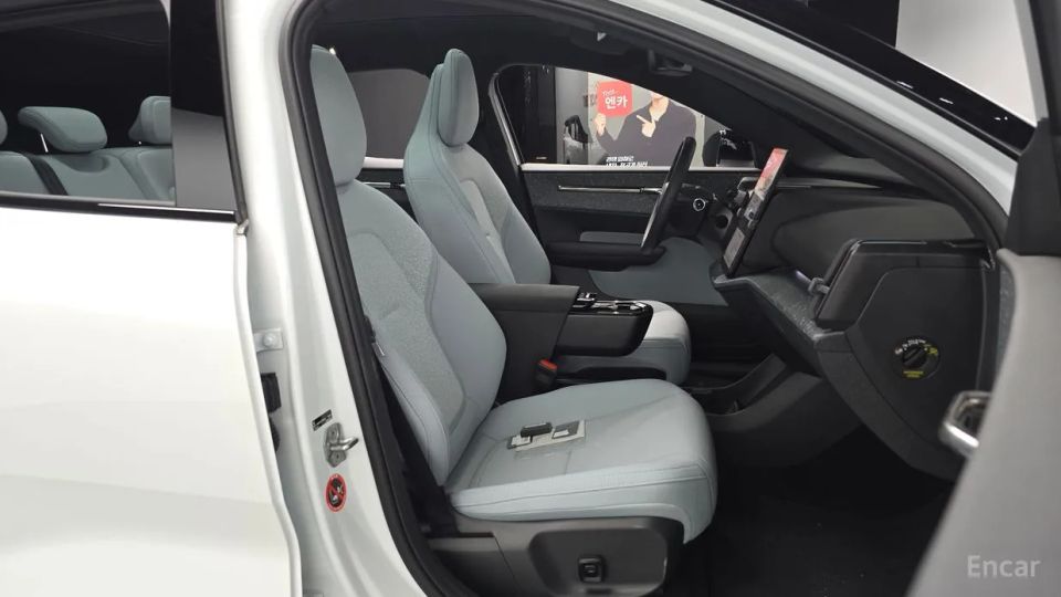 Volvo EX30