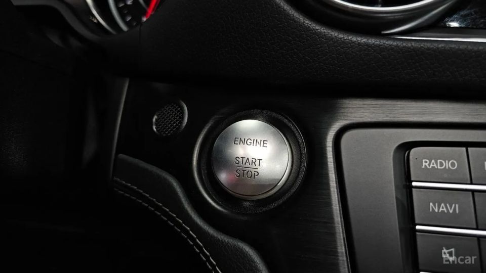 Mercedes-Benz SL-Class