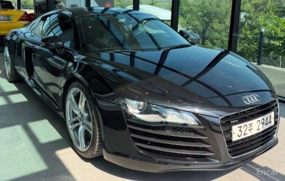Audi R8