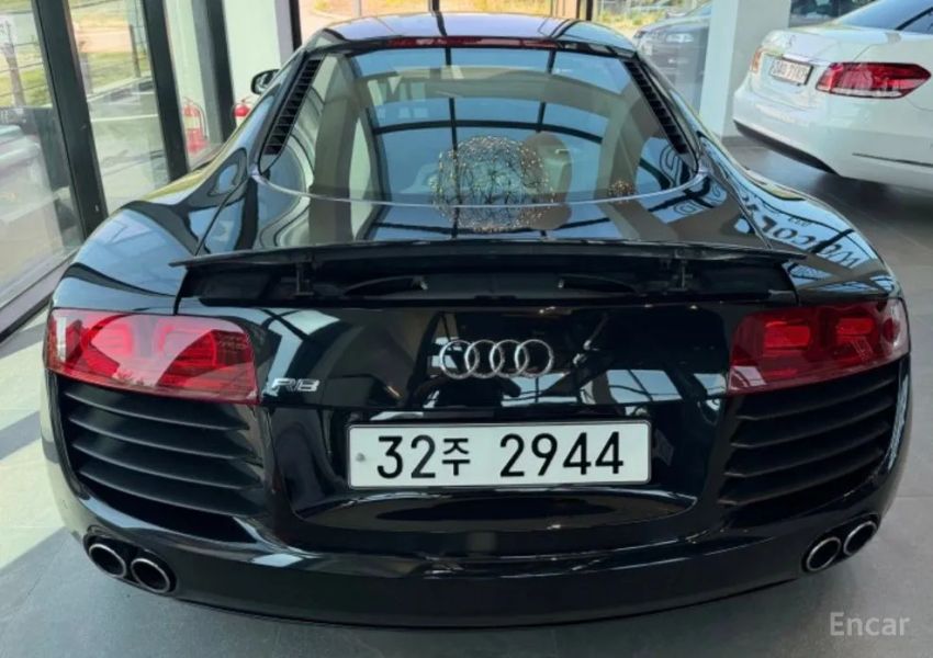 Audi R8